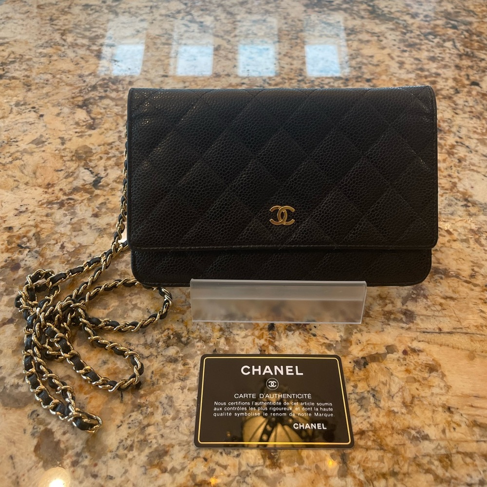 100% authentic Chanel wallet on chain in black